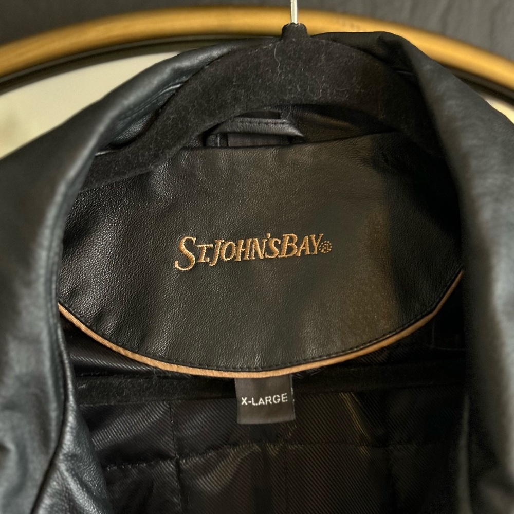 Leather jacket - Picture 4 of 6